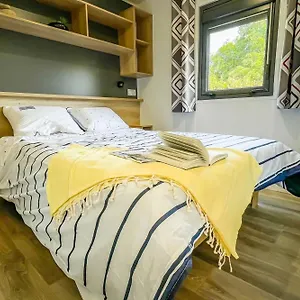 **** Camping Le Domaine De Mesqueau France